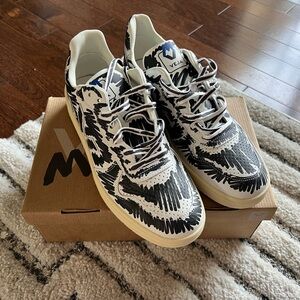 VEJA X MARNI V-10 Sneakers